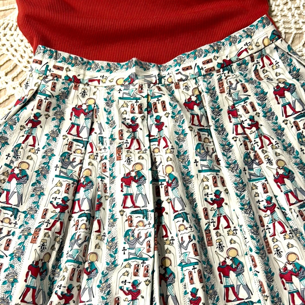 Adorable VINTAGE Egyptian print skirt. - Picture 1 of 7